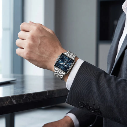 Montre homme carré luxe chronographe portée au poignet style business