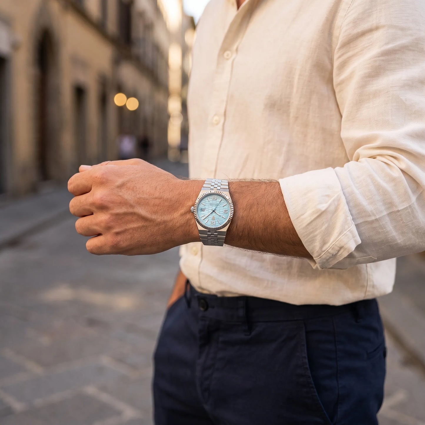 Montre homme luxe acier bracelet jubilé portée au poignet style casual chic