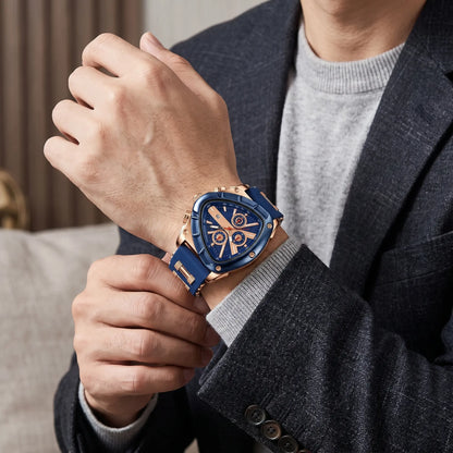 Montre homme sport chronographe triangulaire bleu or rose au poignet vue latérale